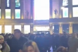 DRAMA I U SANKT PETERBURGU: Hitno evakuisan tržni centar (VIDEO)
