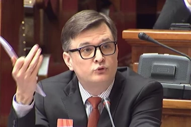 "DRAGAN ĐILAS JE KAO DOKTOR DŽEKIL I GOSPODIN HAJD" Jovanov žestoko po Đilasu: Noću obuče farmerke i crnu jaknu...