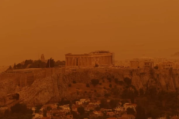 NESTVARNA SCENA U ATINI: Juče nebo potpuno narandžasto, a pogledajte DANAS kako izgleda prestonica Grčke (VIDEO)