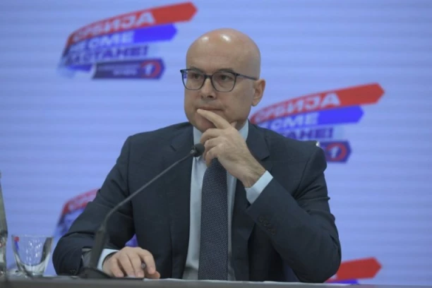 OBRAĆANJE NAKON SEDNICE PREDSEDNIŠTVA SNS: Ovo su novi ministri u Vladi Srbije! (FOTO, VIDEO)