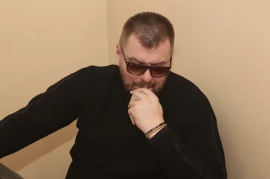 BRUKA I SRAMOTA! Janjuš BEZ TRUNKE BLAMA TRAŽI NOVAC OD PRIJATELJA, potpuno bankrotirao nakon "Elite"?!