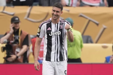 VLAHOVIĆ MORA DA PRELOMI! Stigla NOVA PONUDA, međutim... JEDAN PROBLEM koči sve!