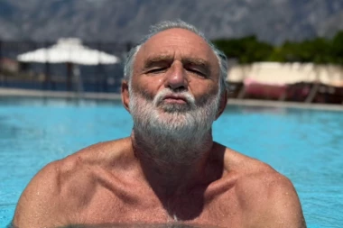 VILICE SAME PADAJU ZBOG POSLEDNJE OBJAVE LAZARA RISTOVSKOG: Zbog srpskog glumca se svi HVATAJU ZA GLAVU - na ovome bi mu pozavideli i mladići (FOTO)