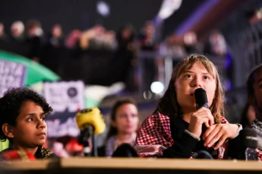 "STAVILI SU NAS U MALE KAVEZE I PRETILI DA ĆE NAS UBITI GASOM" Tunberg opisala zlostavljanje i torturu u izraelskom pritvoru