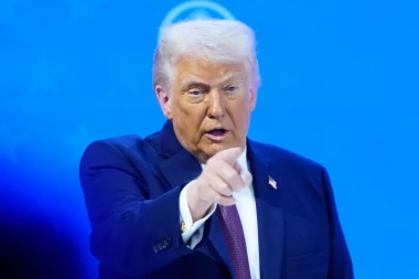 AMERIKANCI SU GLAVNI NEGATIVCI U SVETU! Britanci u anketi jasno pokazali šta misle o Trampu i zemlji, rezultati su šokantni