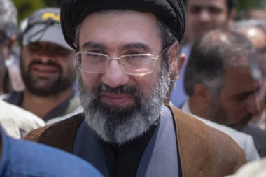 IRAN IMA NOVOG VRHOVNOG VOĐU! Ubijeni Ali Hamnei bio bi ponosan, evo o kome je reč (FOTO)