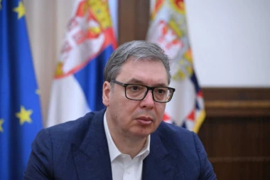 "LJUDI ĆE DA BIRAJU IZMEĐU POVRATKA U PROŠLOST ILI RAZVOJA I SLOBODE": Oglasio se predsednik Vučić! (FOTO)