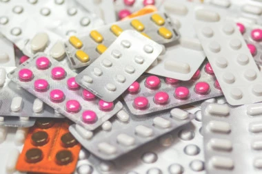 U Srbiji jagma za vitaminima i lekovima koji štite od korone: Lekari otkrivaju šta najviše pomaže kod jačanja imuniteta