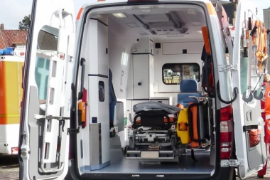 NESREĆA NA HALKIDIKIJU: Otac i ćerka iz Srbije povređeni u eksploziji plinske boce