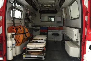 STRAVIČAN PRIZOR NA ZVEZDARI: BMW pokosio čoveka!