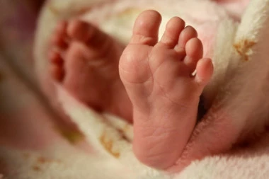 Pronađeno MRTVO NOVOROĐENČE na smetlištu kod Brusa: Majka monstrum bacila dete nakon porođaja!