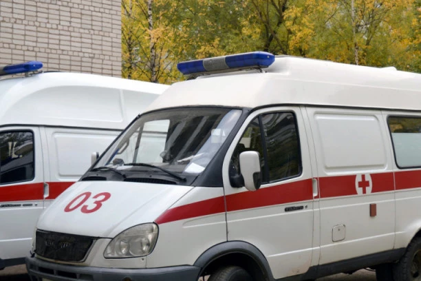 NESREĆA KOD ADE: Biciklistu udario auto, pa odbacio 10 metara!