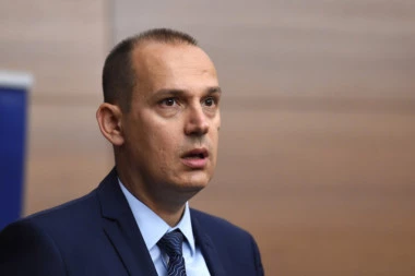 Lončar: Plate lekara danas mnogo veće nego u Đilasovo vreme!
