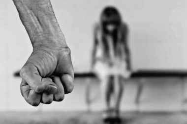 Jeza u Bačkoj Palanci: Dva dečaka pokušala da siluju devojčicu