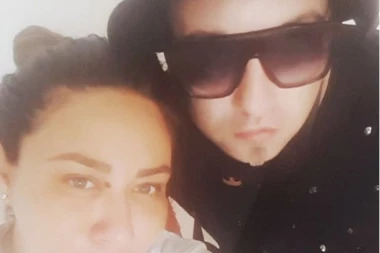 Danas stiže naslednica: Rasta pred porođaj objavio sliku sa Anom