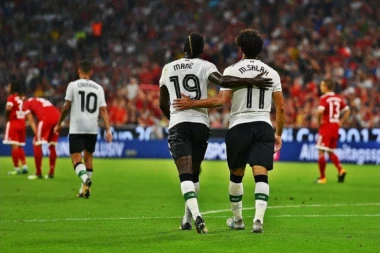 Liverpul silan, Bajern torpedovan sa tri komada