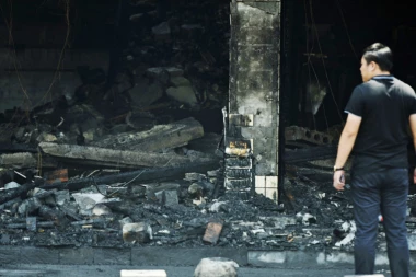 Krvoproliće ISIS-a: Bombaš samoubica se razneo na ulazu u šiitsku džamiju,najmanje 16 mrtvih