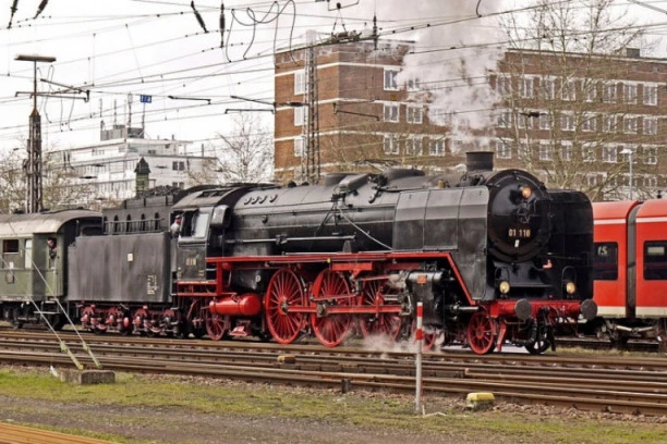 NEZAPAMĆENA PLJAČKA! Ojadio "Železnički muzej" u Požegi: Odneo eksponate iz 19. veka