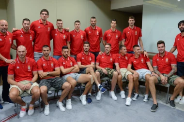 PODRŠKA KOŠARKAŠIMA, Orlovi u Beogradu!