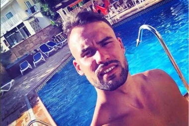 DOK GA ANAMARIJA ČEKA: Tihomir se opustio u đakuziju sa...