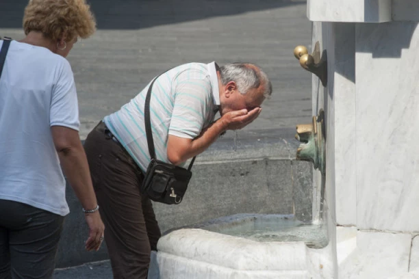 HITNO UPOZORENJE RHMZ: Novi TOPLOTNI talas stiže, pali se NARANDŽASTI METEOALARM!