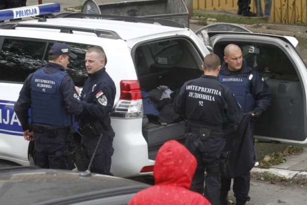 Banda lopova MESECIMA hara selima oko Bora i Zaječara: Kradu koverte iz pošti, odneli milione