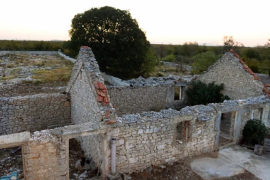 UKRAJINA UDARILA NA DONJECK: Ispaljeno preko stotinu granata!