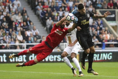 ŠOKANTNO PRIZNANJE SRPSKOG FUDBALERA Mitrović: Otac mi je rekao da ću biti kriminalac!