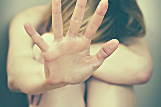 ČAČANKU JAVNO PONIŽAVALI NA VAJBER GRUPI: "Pošto tarifa", "Napravio bih ti ja dete, ali mnogo si ružna", a sada stižu i PRETNJE