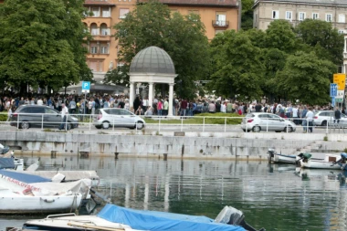 HRVATSKA DRHTI: Jak zemljotres "razbucao" ova mesta