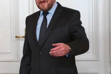 BAKIR JE MALO NERVOZAN... Oštre reakcije na Izetbegovićev ispad u Palati Srbija