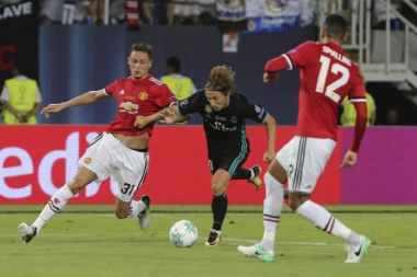 Navijači Čelsija kipte od besa: OVAJ TIM JE ĐUBRE BEZ MATIĆA!