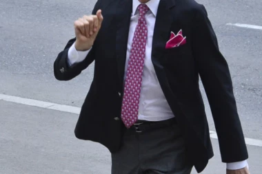 MIŠKOVIĆ KRIJE SNIMAK O SPORNIM PAŠTETAMA!