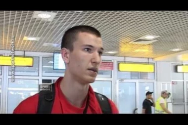 ZVEZDA BESNA ZBOG ODLASKA ARANITOVIĆA: Optužbe na račun njegovog oca i Partizana