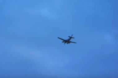 SVET U ČUDU: Šta rade ruski avioni iznad Bele kuće? (FOTO)