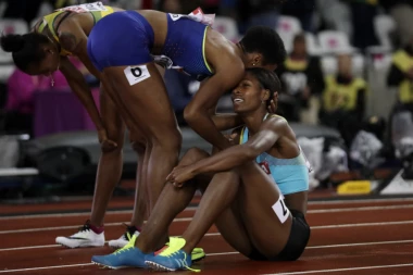 (VIDEO) TRAGIČARKA SA BAHAMA: Vodila je 370 metara, hitala ka zlatu, a onda je postala najveća gubitnica na SP!