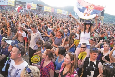 Zbog Guče počele gužve na putevima ka Čačku i mestu Sabora