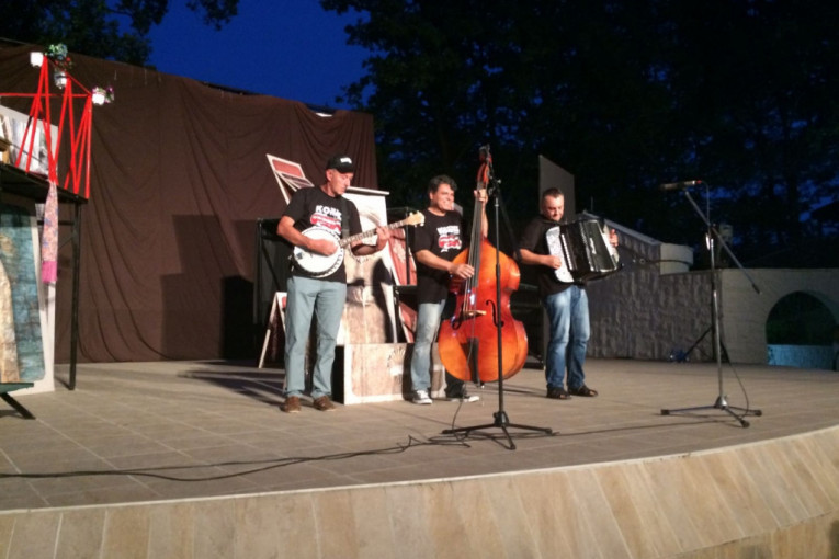 Orkestar "Krstić i sinovi"