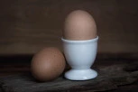 Da li i vi jaja razbijate tako što ih udarite o činiju? To je VELIKA GREŠKA, a evo i zašto!