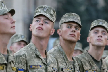 RUSKI DIPLOMATA UPOZORAVA: Amerika sprema 600 miliona dolara za NAORUŽAVANJE Ukrajine!