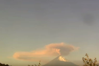 DIM I PRAŠINA SE NADVILI NAD RUSIJOM: Probudio se najveći vulkan (VIDEO)