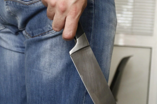 IZBODEN MUŠKARAC U BUJANOVCU: Posvađali se oko otkupa stoke, a onda je sevnuo nož!