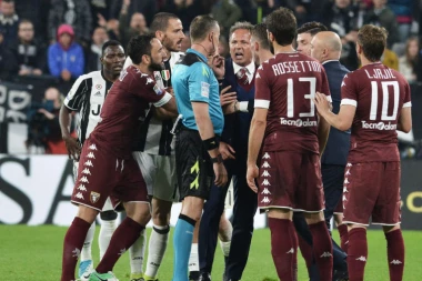 MIHAJLOVIĆ DOBIO VELIKO POJAČANJE: Dres Juventusa zamenio opremom Torina