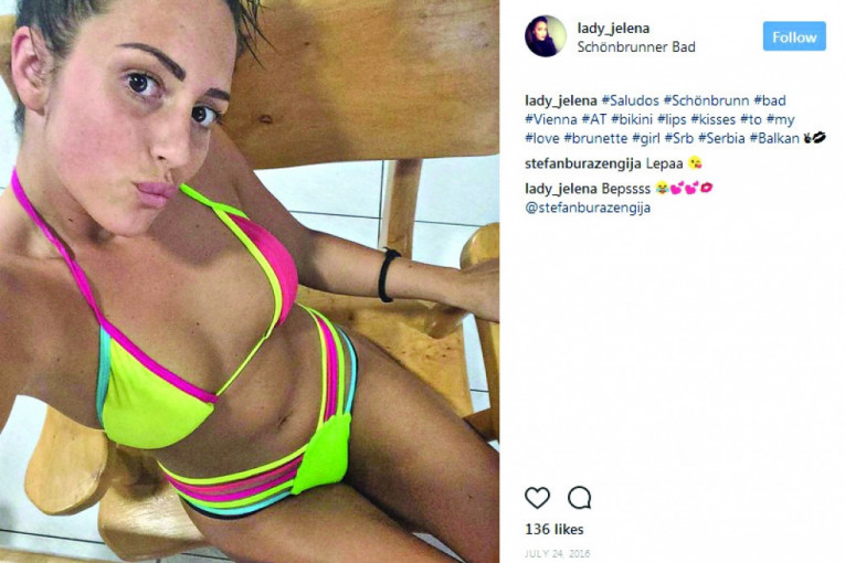 Normalne usne, grudi trojka