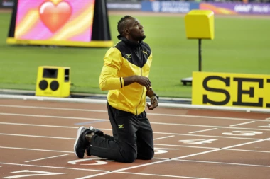 (VIDEO) PROCUREO SNIMAK: Bolt se do jutra provodio sa lepoticama uoči poslednje trke u karijeri!
