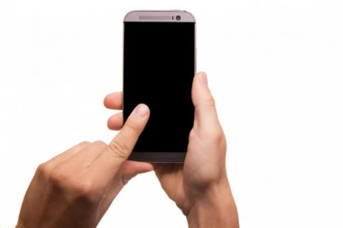 Rešenje koje će brojnim korisnicima olakšati muke: Ekran mobilnog telefona može da se regeneriše