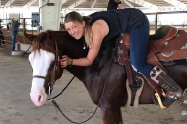 (FOTO) Ćerka Mihaela Šumahera je pljunuti otac!