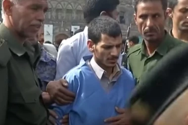 SAMO ZA ONE SA JAKIM ŽELUCEM: Jeziv snimak ubistva pedofila (VIDEO)