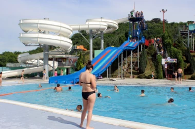 BIZARNO: Ne daju Jevrejima u bazen ako se prvo ne okupaju!