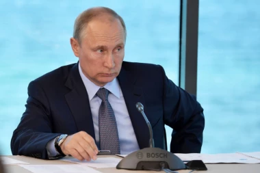 PUTIN GRMEO U KREMLJU: Ako nam sad otmu Srbiju, gubimo Balkan!